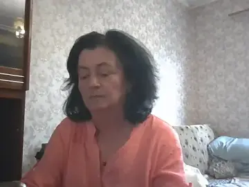 GypsiQueen2  live sex cam