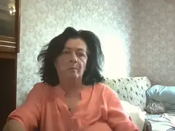 GypsiQueen2  live sex cam