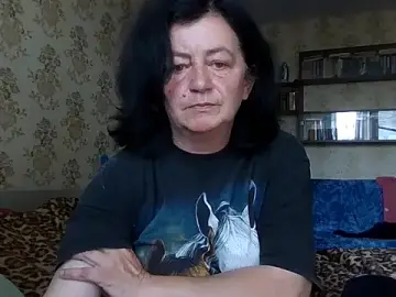GypsiQueen2  live sex cam