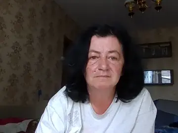 GypsiQueen2  live sex cam