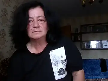 GypsiQueen2  live sex cam