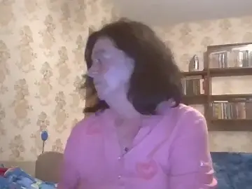 GypsiQueen2  live sex cam