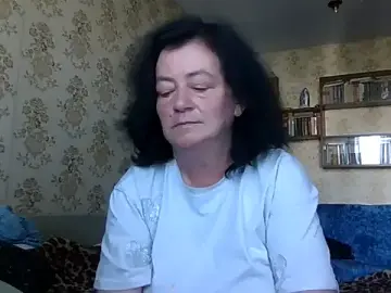 GypsiQueen2  live sex cam