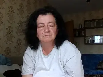GypsiQueen2  live sex cam