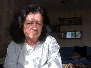 GypsiQueen2  live sex cam