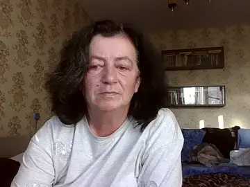 GypsiQueen2  live sex cam