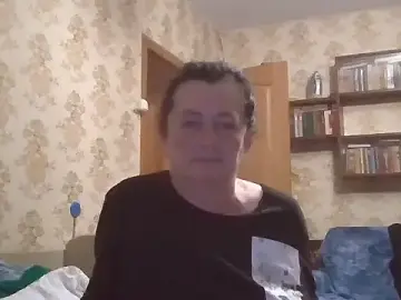 GypsiQueen2  live sex cam