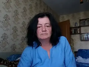 GypsiQueen2  live sex cam