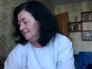 GypsiQueen2  live sex cam