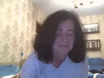 GypsiQueen2  live sex cam