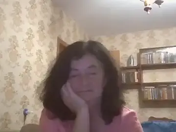 GypsiQueen2  live sex cam