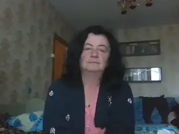 GypsiQueen2  live sex cam