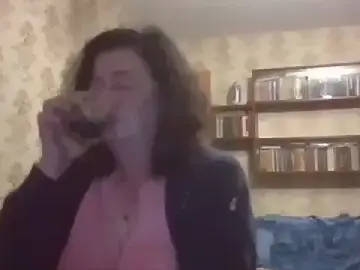 GypsiQueen2  live sex cam