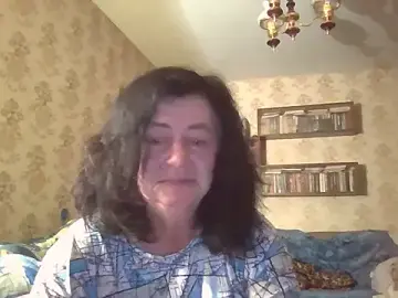 GypsiQueen2  live sex cam