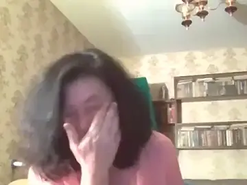 GypsiQueen2  live sex cam