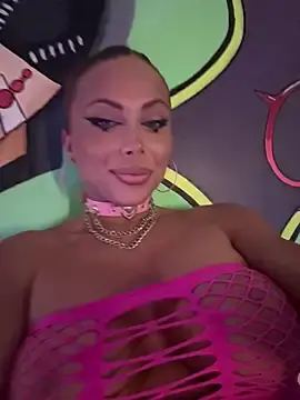 TamaraSavage  live sex cam