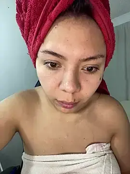 Valeepradaaa  live sex cam