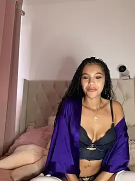 Brattybaee  live sex cam