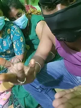 Honeyrani33  live sex cam