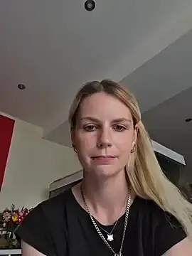 SavannahCream  live sex cam