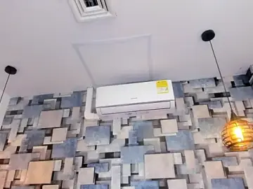 Angel_dthroatt  live sex cam