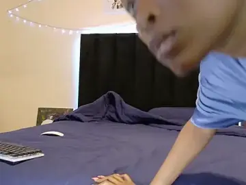 Chloechrome  live sex cam