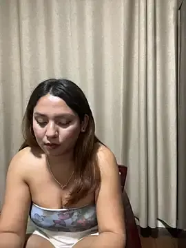 Julywant  live sex cam