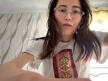 VickieTrudo  live sex cam