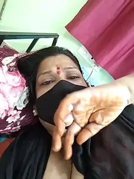 Sutari84  live sex cam