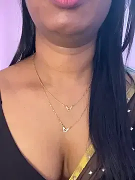 Tamil_Aarathi  live sex cam