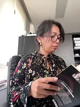 Lauraxxxxxxxx  live sex cam