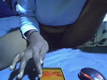 Lutyie  live sex cam