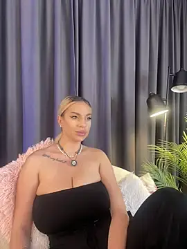 PearlPlenty  live sex cam