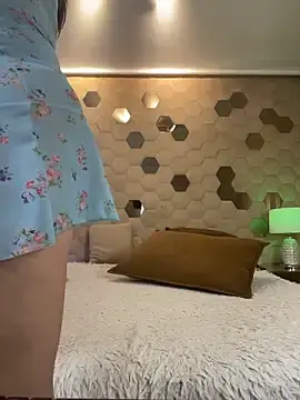XLindaMilfX  live sex cam