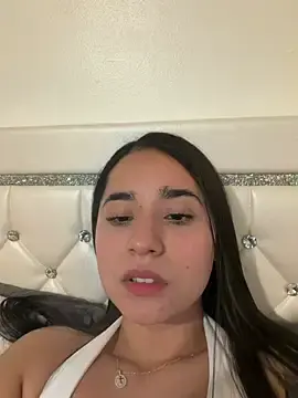 Maribabyluv  live sex cam