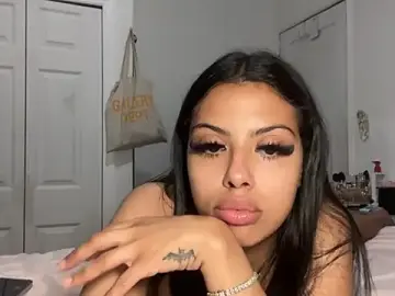 Spkywhre  live sex cam