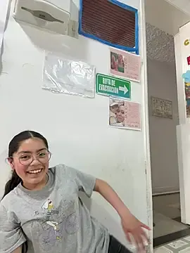 Im_Maddy_LS  live sex cam