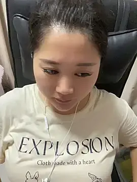 Luckysisi-s  live sex cam