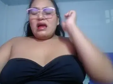 Sirena_15  live sex cam