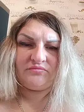 Alenka9173  live sex cam