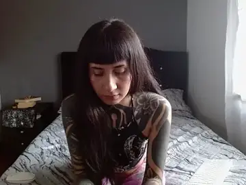 Emilia_1995  live sex cam