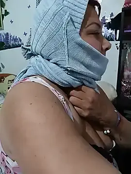 Alyona21  live sex cam