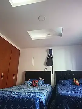 Avril_xxx  live sex cam