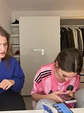 CuteJuliaa  live sex cam