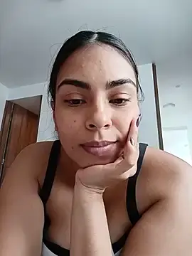 Ivanna2  live sex cam