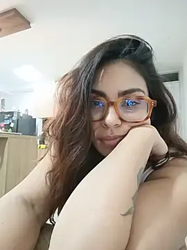 Ivanna2  live sex cam