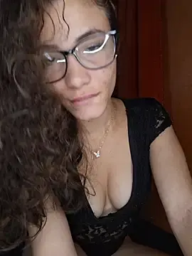 PocaHontas2026  live sex cam