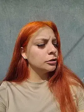 ZaraHoney  live sex cam