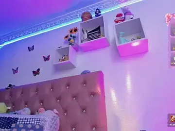 _soyniko24  live sex cam