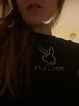 Dosynophia2  live sex cam